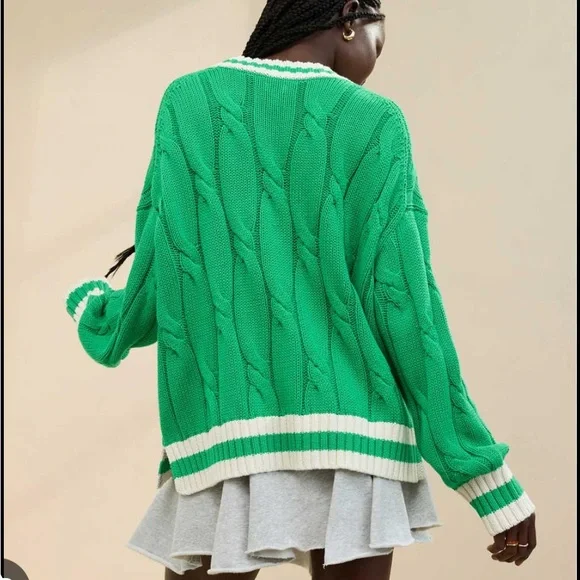 🍂🍁 Fall NWT Aerie Cropped Green Cable V-Neck Sweater Sz Large - Picture 3 of 8